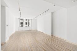 Pre-foreclosure in  E 76TH ST A New York, NY 10021