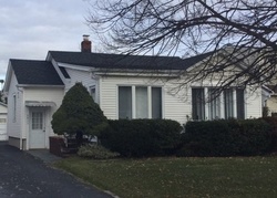 Pre-foreclosure in  ROYLE ST Bellmore, NY 11710