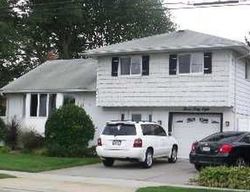  N Idaho Ave, Massapequa NY