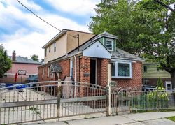 Pre-foreclosure Listing in 6TH AVE COLLEGE POINT, NY 11356