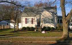 Pre-foreclosure in  ALICE RD West Islip, NY 11795