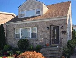 Pre-foreclosure Listing in 141ST ST WHITESTONE, NY 11357