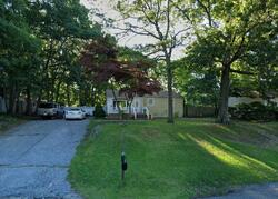 Pre-foreclosure in  OCEAN AVE Ronkonkoma, NY 11779