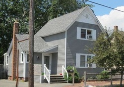  S 1st St, Lindenhurst NY