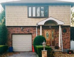 Pre-foreclosure Listing in LATHAM RD MINEOLA, NY 11501