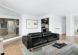 Pre-foreclosure in  3RD AVE A New York, NY 10128