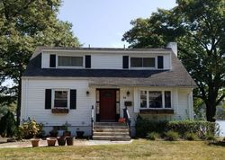 Pre-foreclosure in  LAKE DR W Wayne, NJ 07470