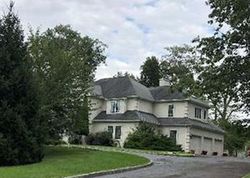 Pre-foreclosure in  FAIRWAY DR Dunellen, NJ 08812
