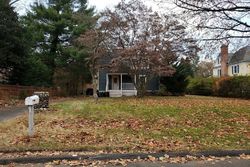 Pre-foreclosure in  HOLMES AVE Darien, CT 06820