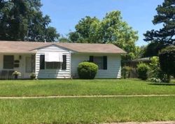 Pre-foreclosure in  MEADOW AVE Shreveport, LA 71108