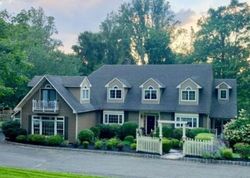 Pre-foreclosure in  MOUNTAIN TOP RD Glen Gardner, NJ 08826