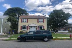 Pre-foreclosure Listing in MARTIN TER WOODBRIDGE, NJ 07095