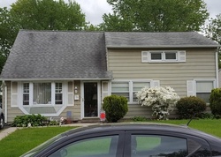 Pre-foreclosure Listing in ELIZABETH AVE ISELIN, NJ 08830