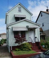 Pre-foreclosure in  121ST AVE Jamaica, NY 11434