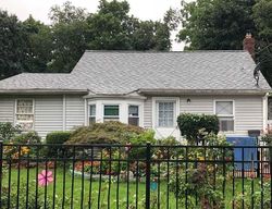 Pre-foreclosure in  1ST AVE Huntington Station, NY 11746