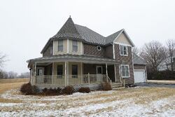 Pre-foreclosure in  FOX BLUFF LN Spring Grove, IL 60081