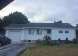  2nd Ave, Brentwood NY