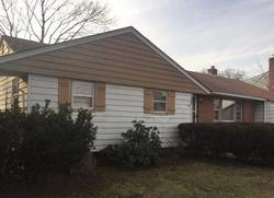 Pre-foreclosure in  DEER PARK AVE Babylon, NY 11702
