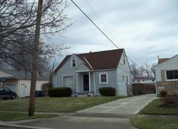 Pre-foreclosure in  SHAKESPEARE DR Berea, OH 44017