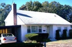 Pre-foreclosure Listing in HILLTOP DR BRENTWOOD, NY 11717