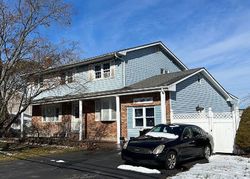 Pre-foreclosure in  SAMMIS AVE Deer Park, NY 11729