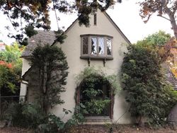 Pre-foreclosure in  LAUGHLIN PARK DR Los Angeles, CA 90027