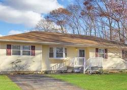 Pre-foreclosure Listing in FOREST AVE BROOKHAVEN, NY 11719