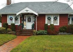  S 1st St, Lindenhurst NY