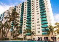 Pre-foreclosure in  S OCEAN DR PH 11 Hollywood, FL 33019