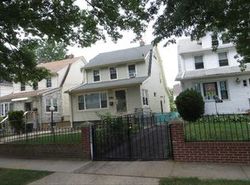 Pre-foreclosure Listing in 198TH ST SAINT ALBANS, NY 11412