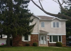 Pre-foreclosure in  W LONNQUIST BLVD Mount Prospect, IL 60056