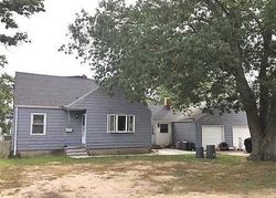 Pre-foreclosure in  CLEVELAND ST Islip Terrace, NY 11752