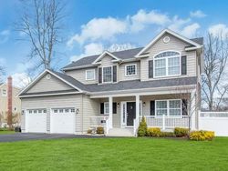  Campbell Ln, East Islip NY