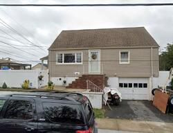 Pre-foreclosure Listing in JORDAN AVE WALLINGTON, NJ 07057
