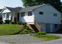 Pre-foreclosure in  FOWLER DR Uncasville, CT 06382