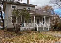 Pre-foreclosure Listing in 10TH ST SE MASSILLON, OH 44646