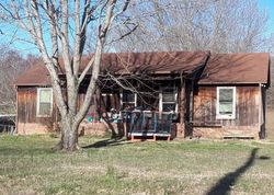 Pre-foreclosure in  BLACK RD Springfield, TN 37172