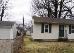 Pre-foreclosure in  BROADMOOR AVE Evansville, IN 47714