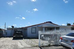  E 39th St, Hialeah FL