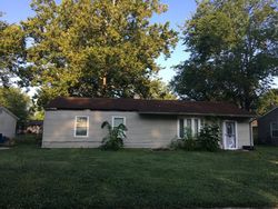 Pre-foreclosure in  EDGEWOOD DR Mooresville, IN 46158