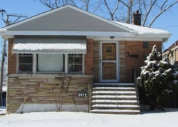Pre-foreclosure in  N OAK PARK AVE Elmwood Park, IL 60707