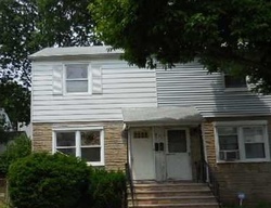 Pre-foreclosure in  NORMAN RD Newark, NJ 07106