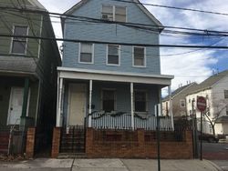 Pre-foreclosure in  INSLEE PL Elizabeth, NJ 07206