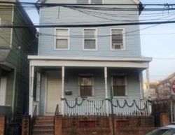 Pre-foreclosure in  INSLEE PL Elizabeth, NJ 07206