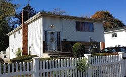 Pre-foreclosure in  DELISLE AVE Roosevelt, NY 11575