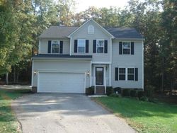 Pre-foreclosure in  OAK ARBOR TER Chester, VA 23831