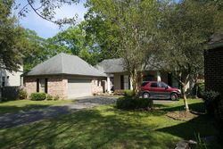 Pre-foreclosure in  GRAY MOSS AVE Baton Rouge, LA 70817