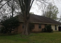 Pre-foreclosure in  KENLEE DR Baton Rouge, LA 70815