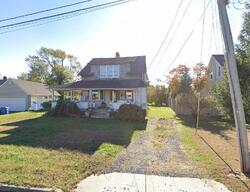 Pre-foreclosure in  BROADWAY Belford, NJ 07718