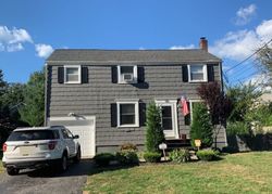 Pre-foreclosure in  WALDWICK AVE Waldwick, NJ 07463